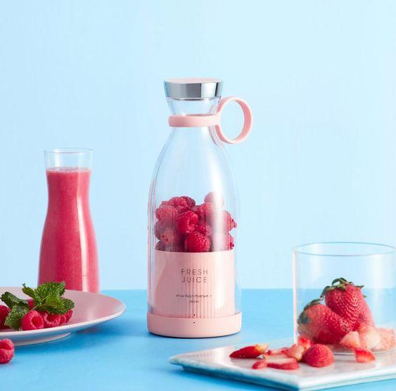 Compact Travel Mini Juice Blender: Blend Anywhere with Ease